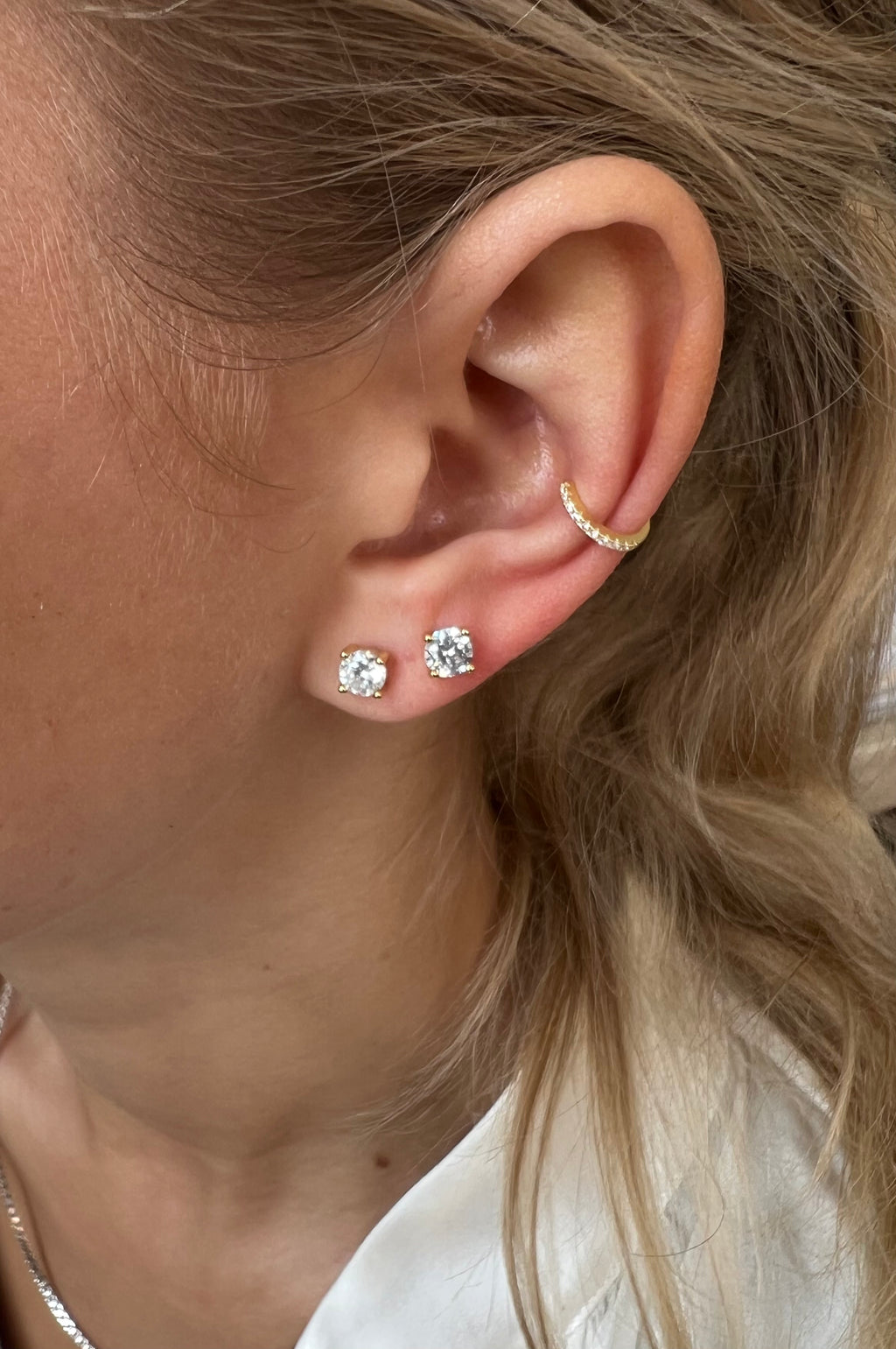 Irma Solitaire Studs Rock Crystal - Charlotte Bonde