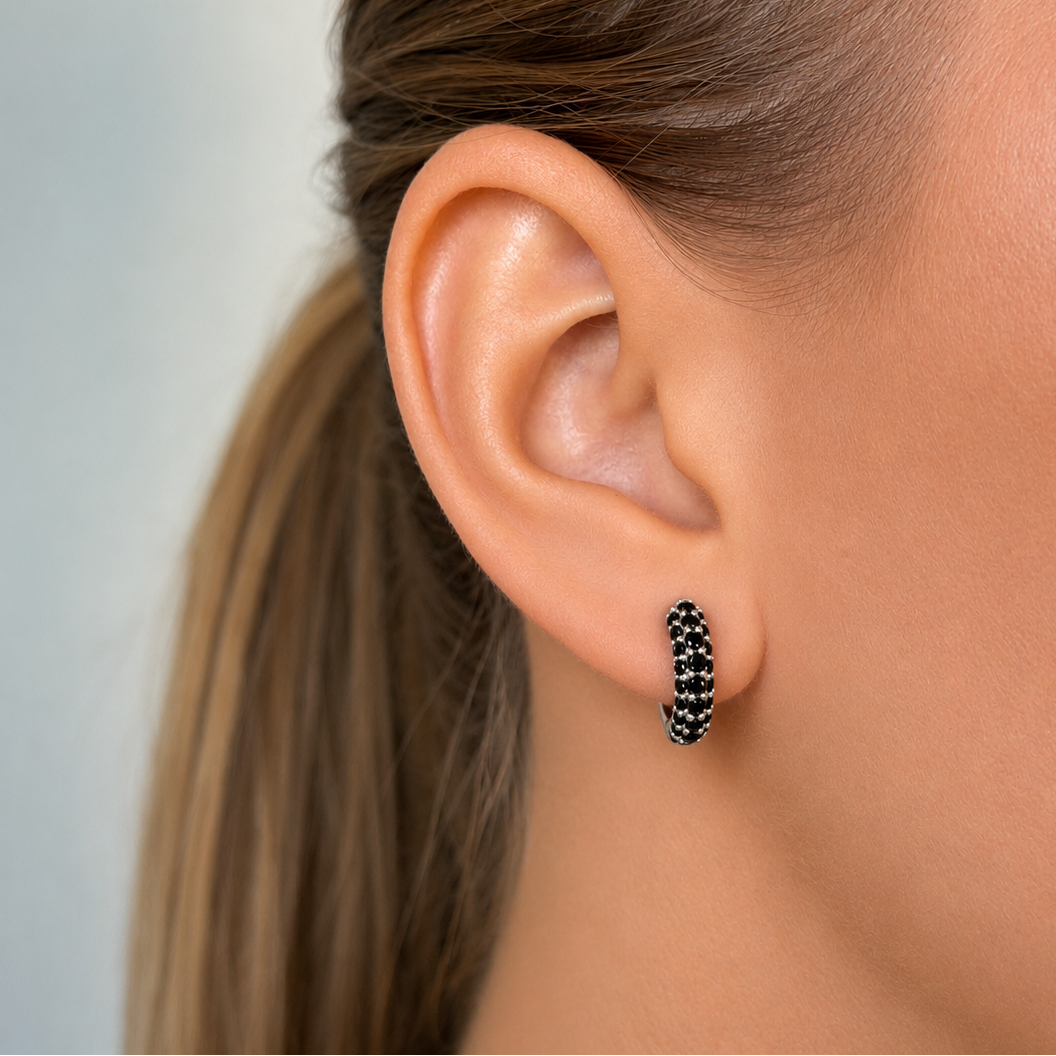 Timeless Tiny Hoops Black Spinel Silver - Charlotte Bonde Sthlm