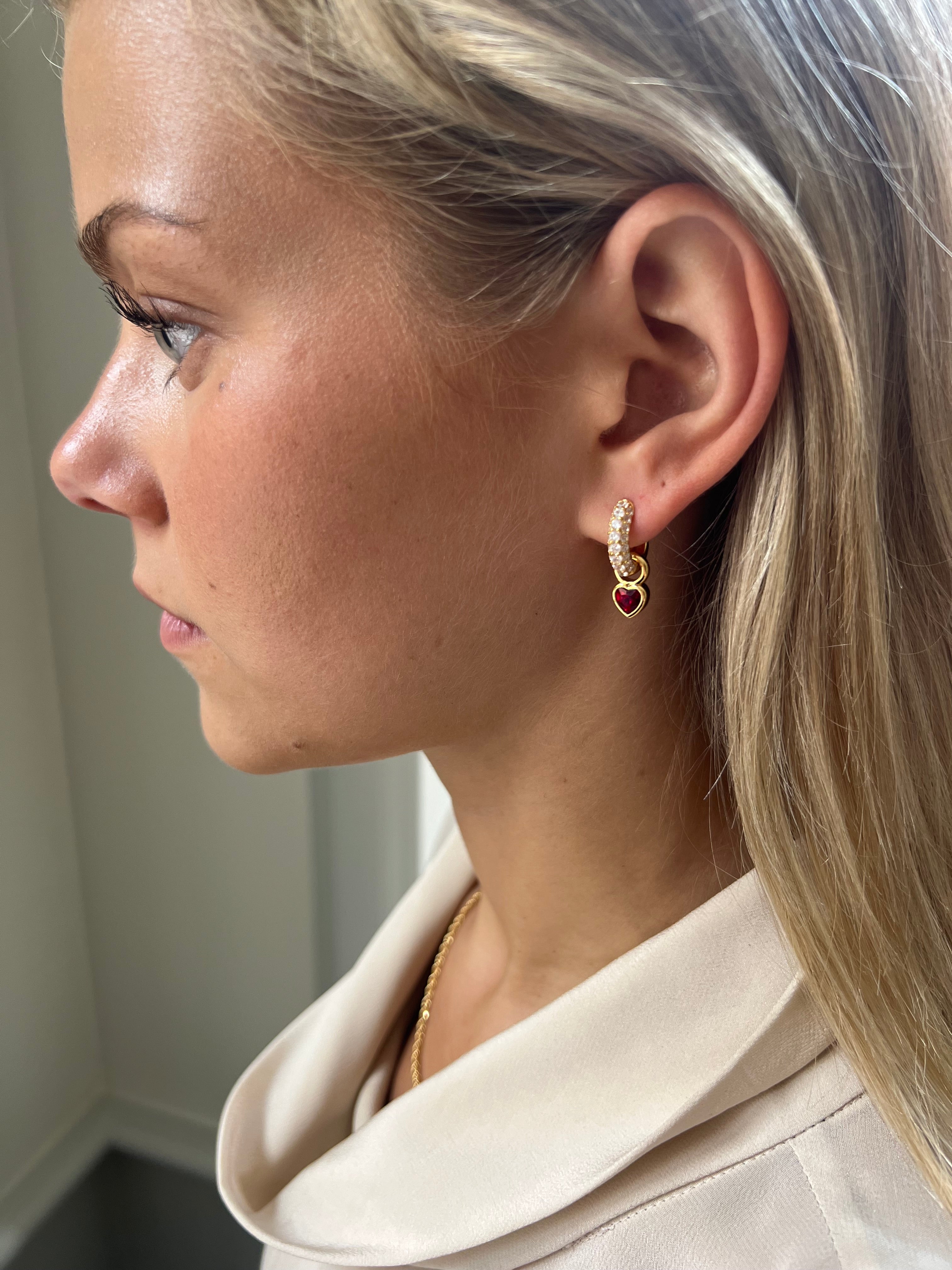 Timeless Tiny Hoops Rock Crystal - Charlotte Bonde Sthlm