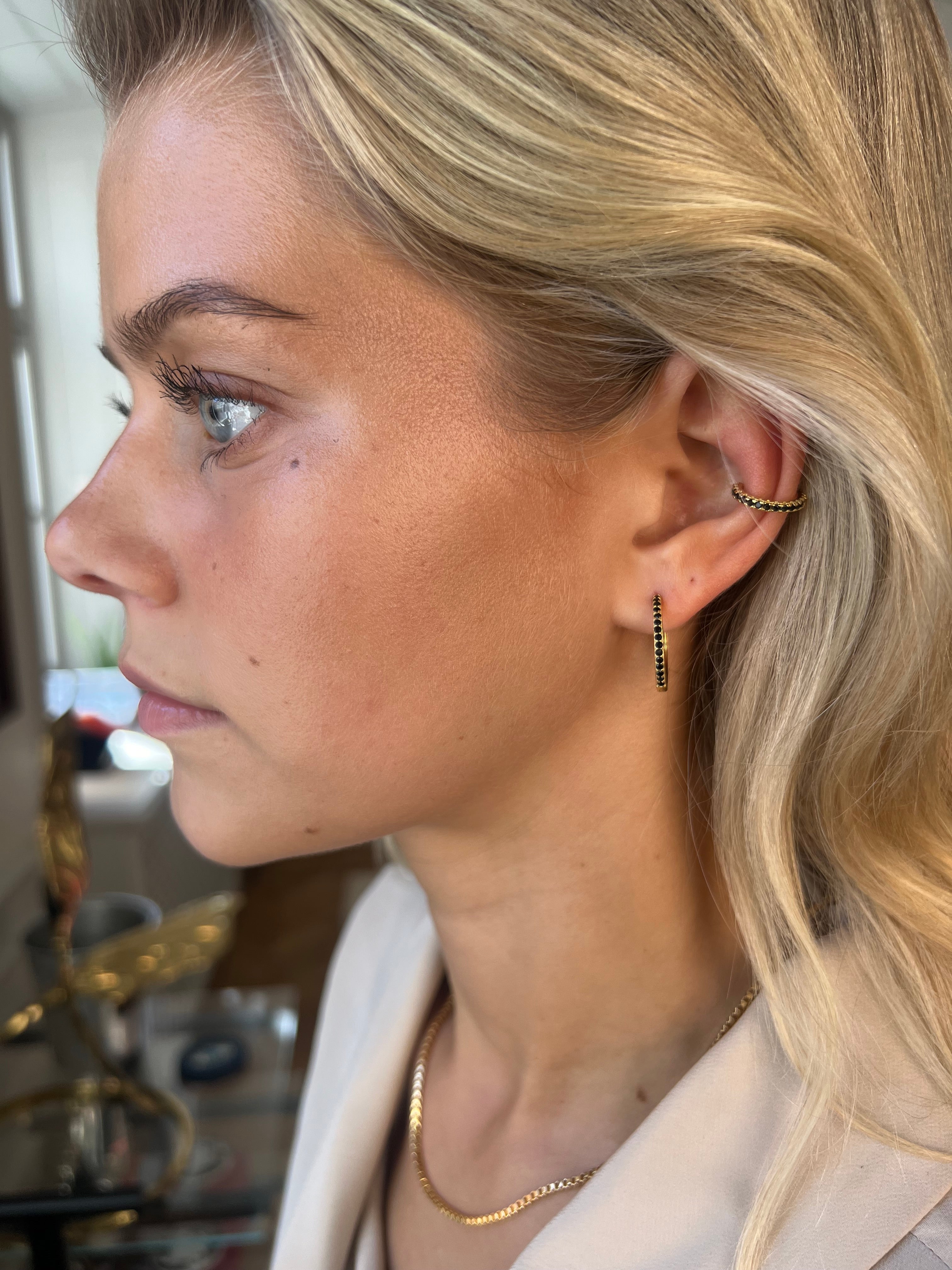 Irma Ear Cuff Black - Charlotte Bonde Sthlm