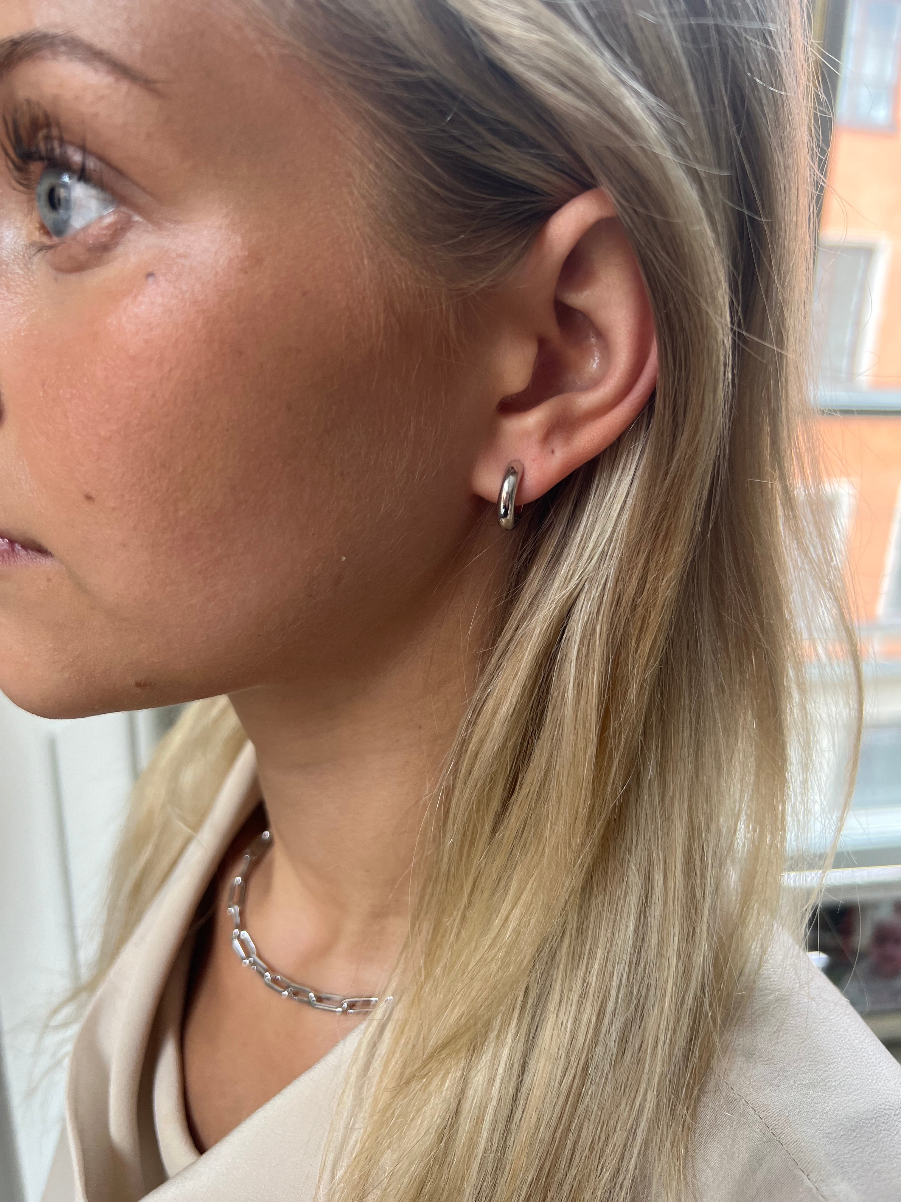 Timeless Tiny Hoops - Charlotte Bonde Sthlm