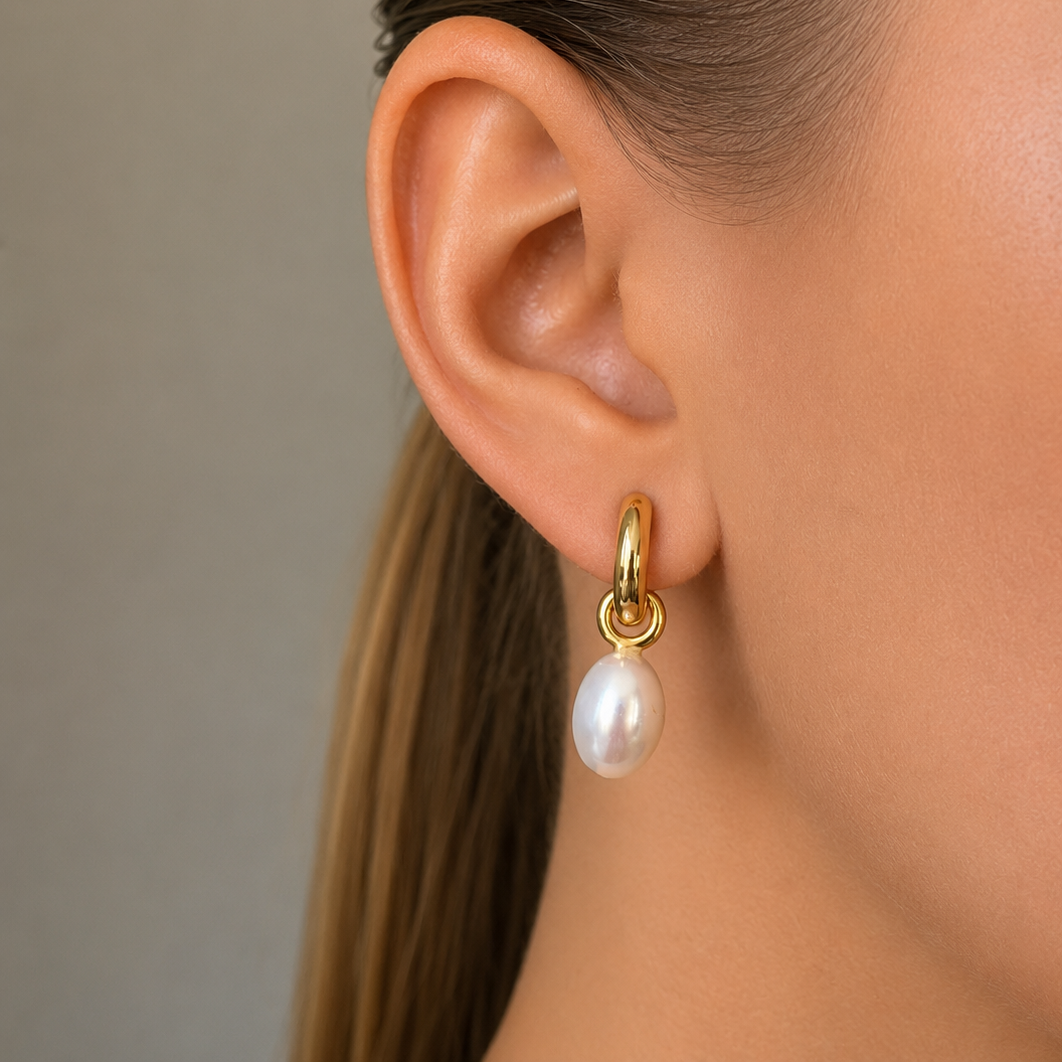 Timeless Tiny Hoops Gold - Charlotte Bonde Sthlm