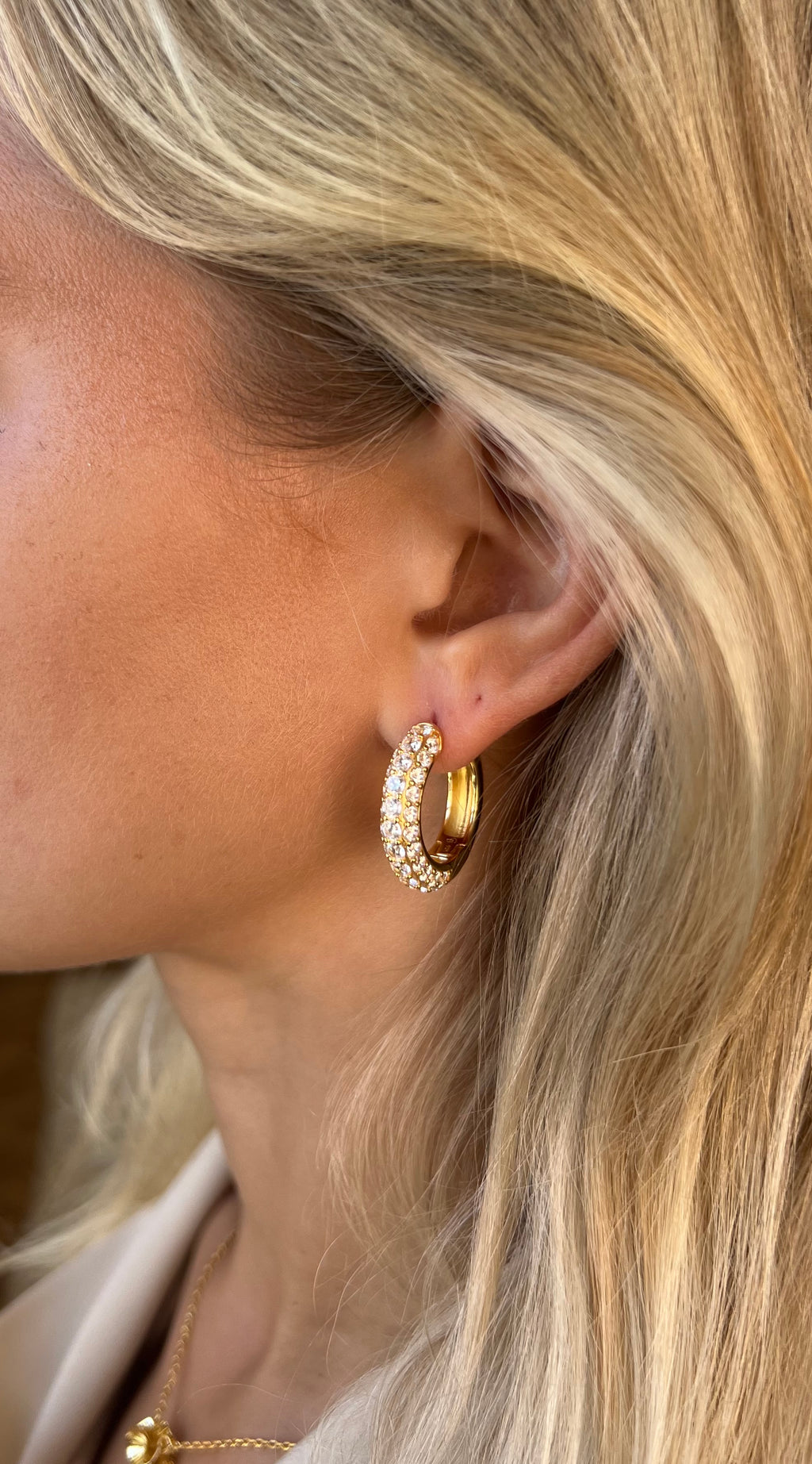 Timeless Chunky Hoops Rock Crystal - Charlotte Bonde Sthlm