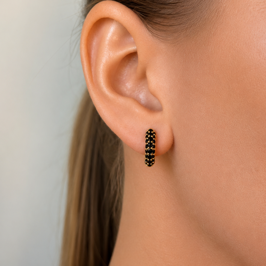 Timeless Tiny Hoops Black Spinel Gold - Charlotte Bonde Sthlm