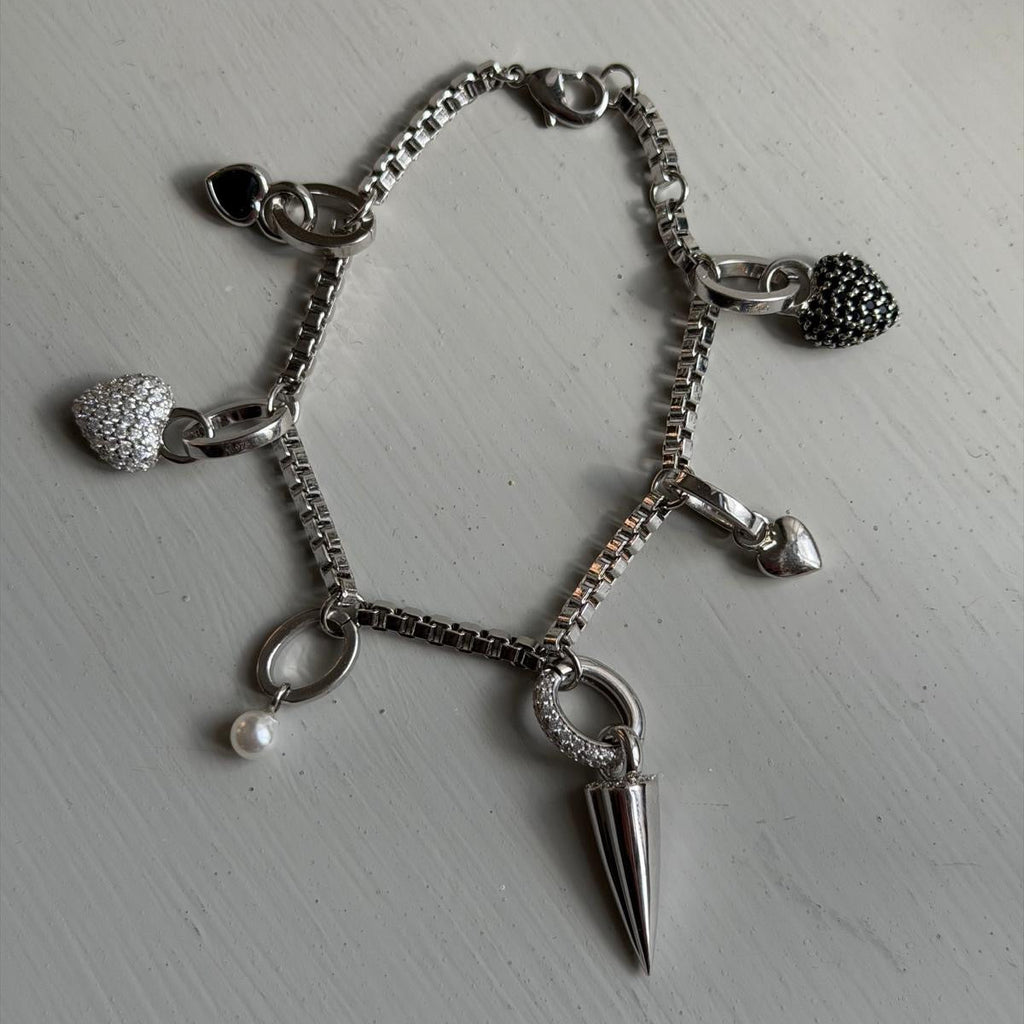Timeless Clasp Silver