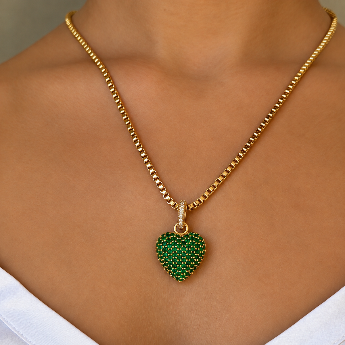 Signature Eternal Heart Pendant Green Spinel Gold