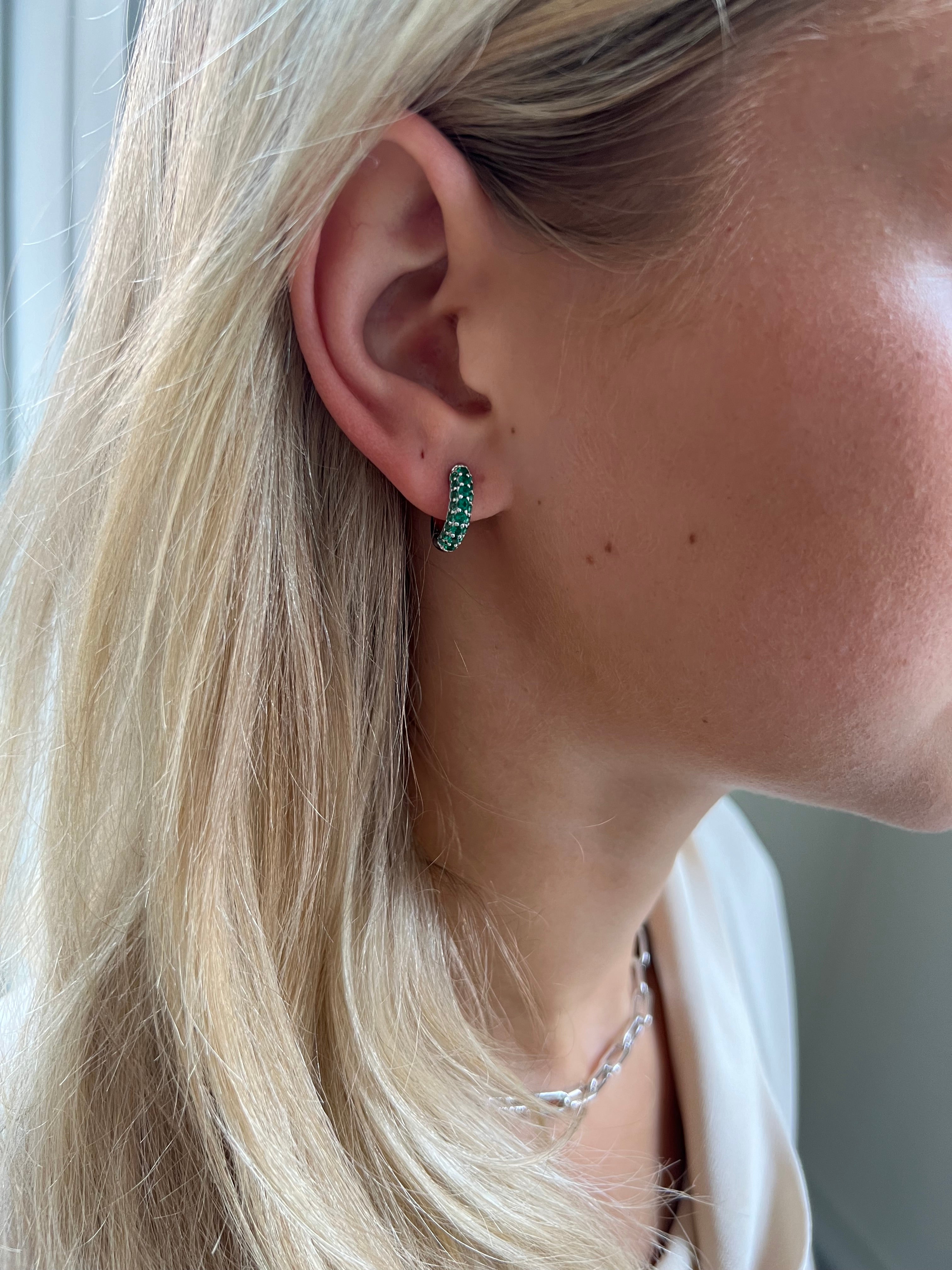 Timeless Tiny Hoops Green Spinel - Charlotte Bonde Sthlm