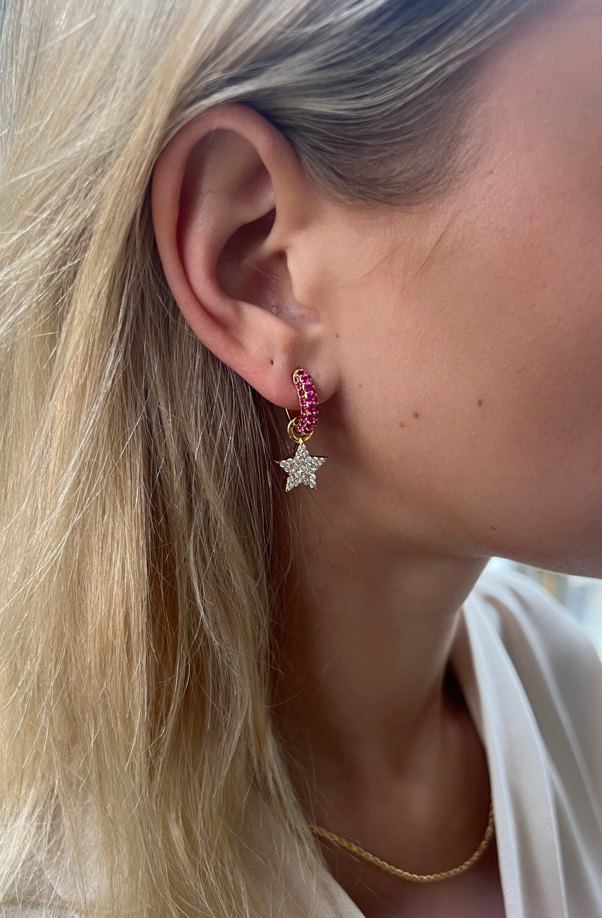 Timeless Tiny Hoops Ruby - Charlotte Bonde Sthlm
