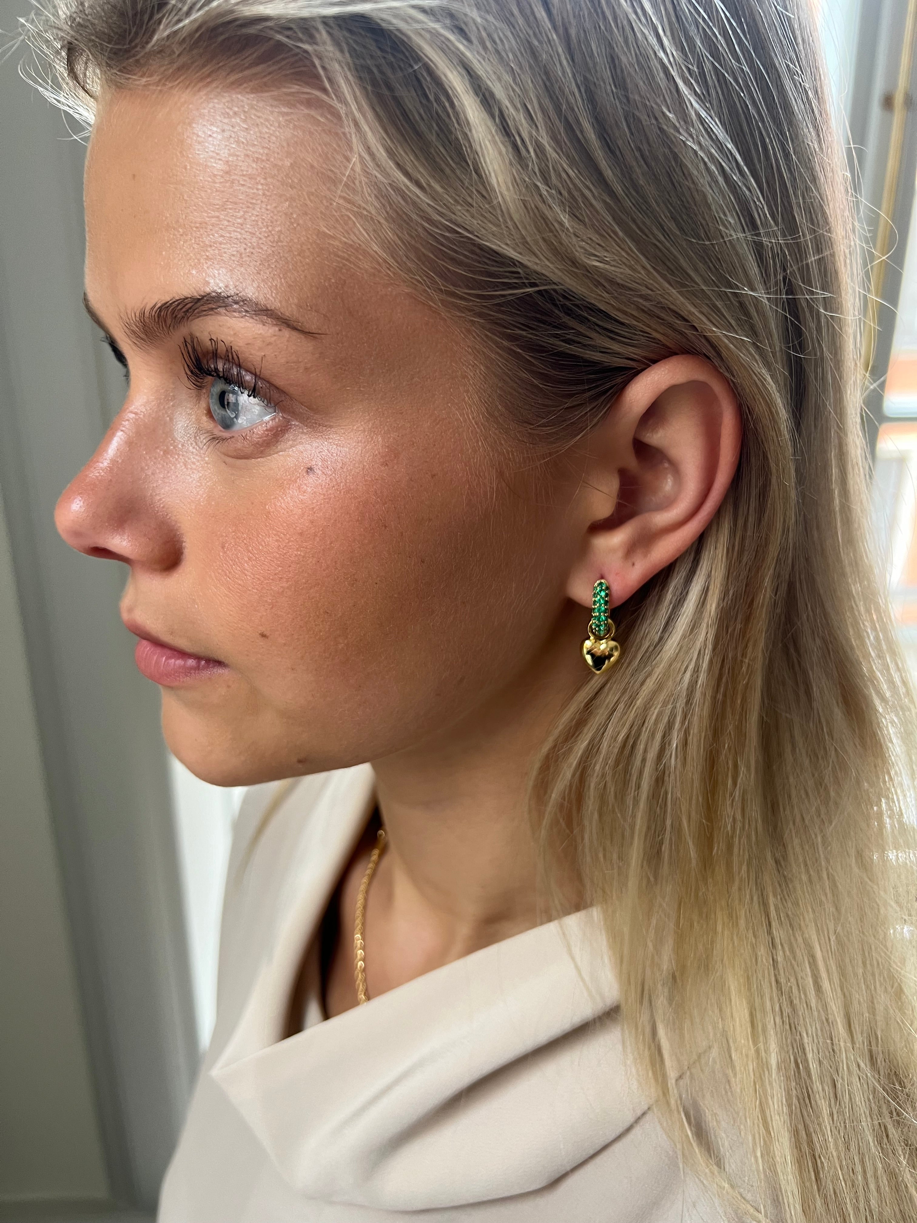 Timeless Tiny Hoops Green Spinel - Charlotte Bonde Sthlm