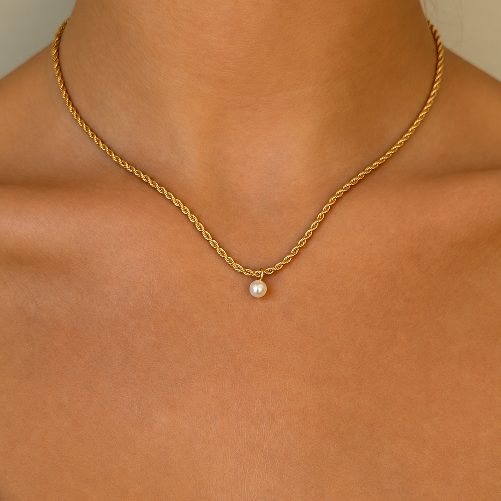 Signature Petite White Pearl Pendant Gold - Charlotte Bonde Sthlm