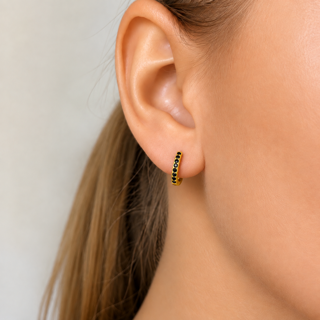 Irma Petite Hoops Black Crystal Gold - Charlotte Bonde Sthlm