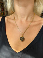Signature Eternal Heart Pendant Black Spinel