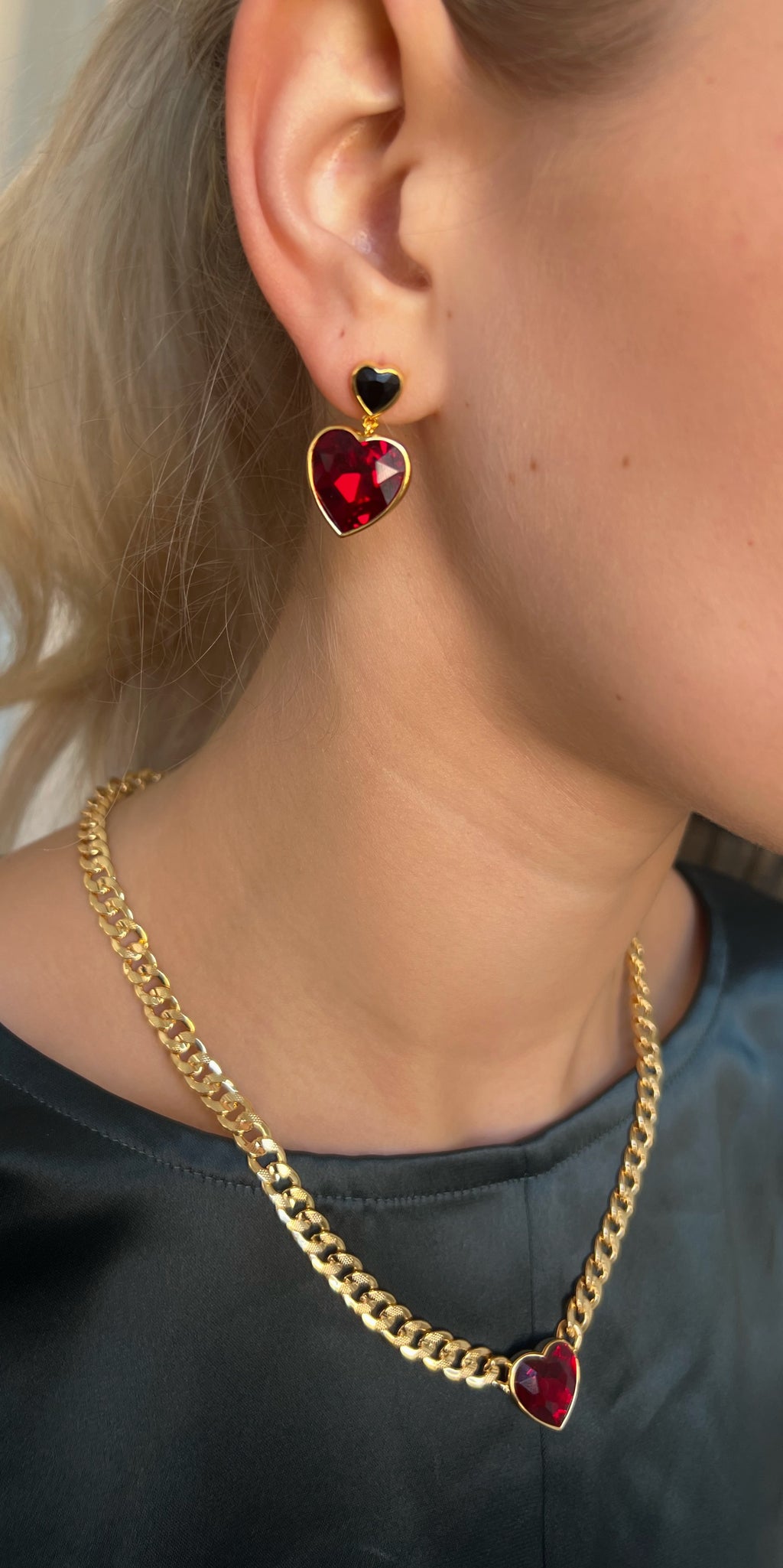 Eternal Love Vanity Earrings Red/Black Crystal - Charlotte Bonde Sthlm