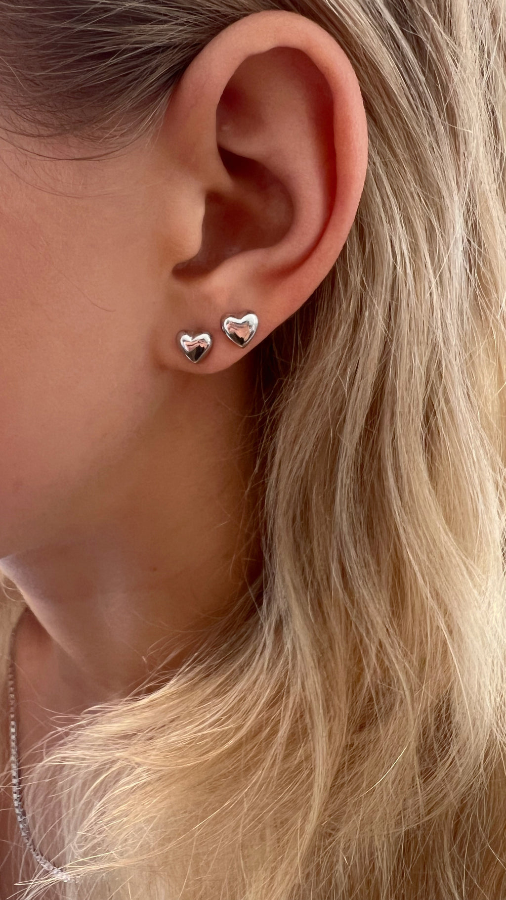 Signature Petite Heart Studs - Charlotte Bonde Sthlm
