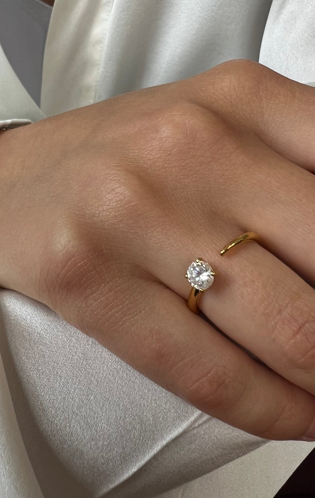 Irma Solitaire Ring Rock Crystal - Charlotte Bonde Sthlm