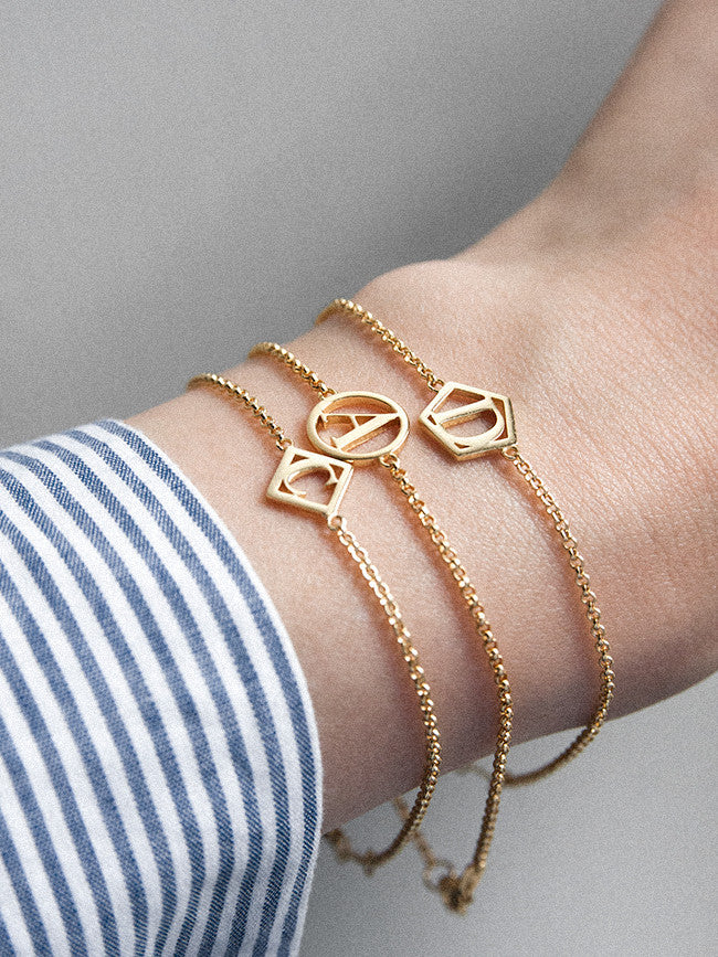 Geometrical Letter Bracelet O - Charlotte Bonde Sthlm