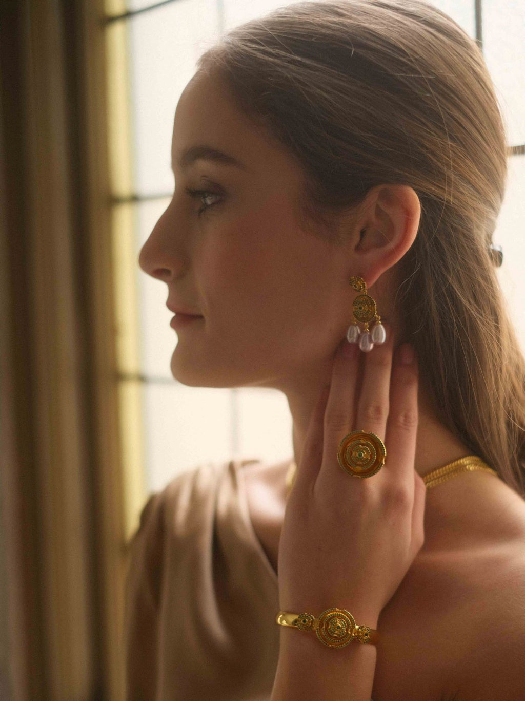 Labyrinth Vanity Earrings Green Spinel/ Sweet Water Pearl Pink - Charlotte Bonde Sthlm